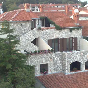 Apartment Collins, Pula