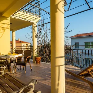 Apartman Majoran, Póla