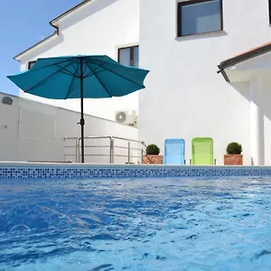 Apartment Apartments Villa Holiday, Pula