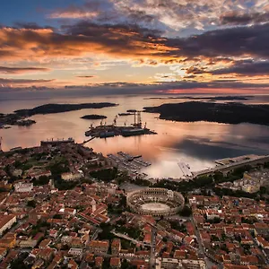 Bed & Breakfast Center With Free Parking, Pula