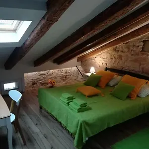 Apartman Lukadora, Póla